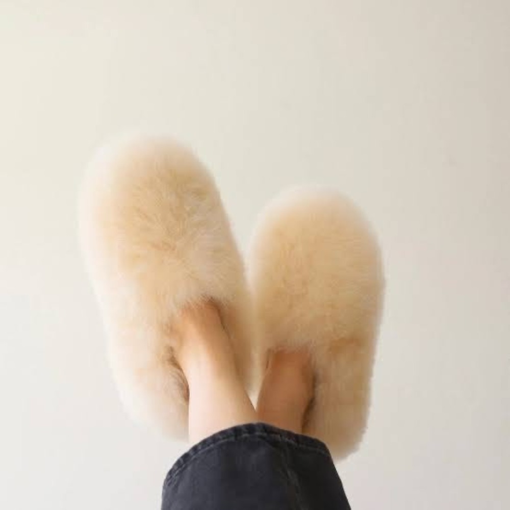 Eddie Bauer New Zealand Shearling Slippers Cream Wool Fur Leather Sole Size 12